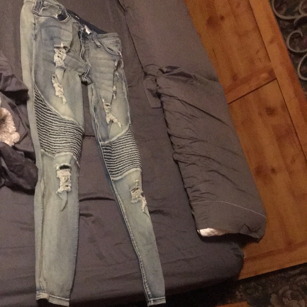 Look who just walked in the door jeans